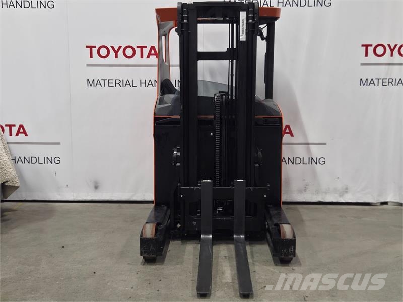 Toyota RRE160H Ανυψωτικά στενών δρόμων