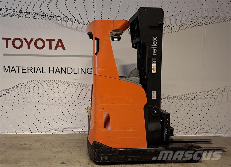 Toyota RRE160H Ανυψωτικά στενών δρόμων