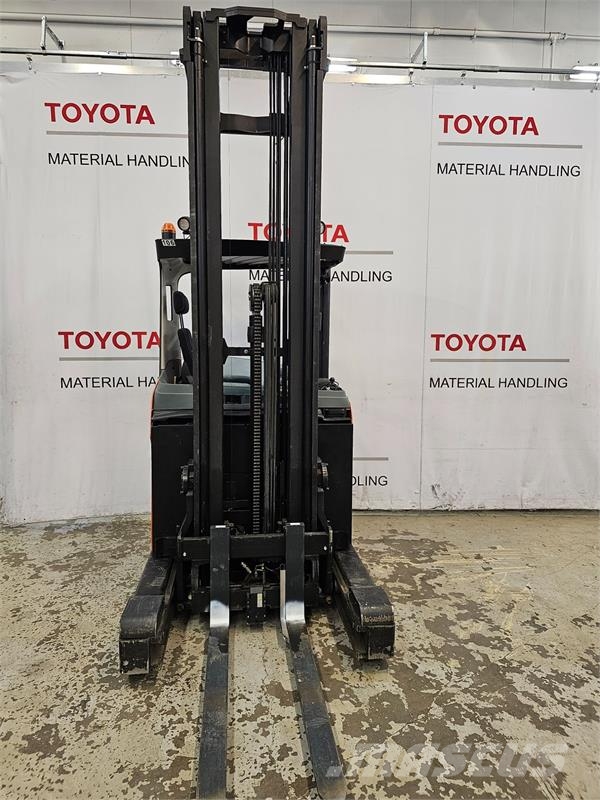 Toyota RRE160HE Lielaugstuma pārvadātājs
