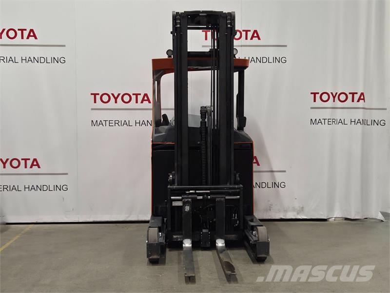 Toyota RRE180H Lielaugstuma pārvadātājs