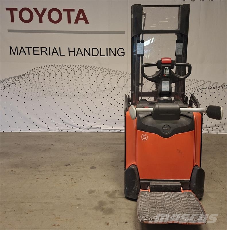 Toyota SPE120L Yaya kumandali istif makinasi