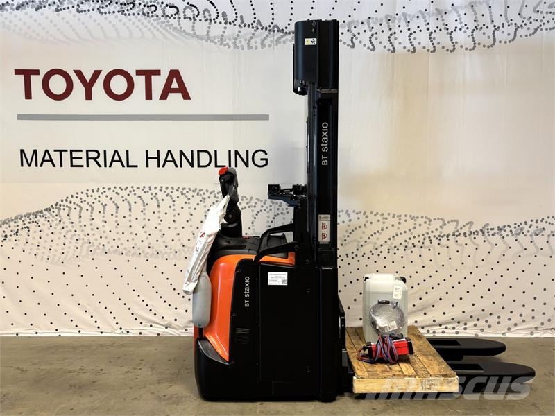 Toyota SPE120L Käyden ajettavat pinoamistrukit
