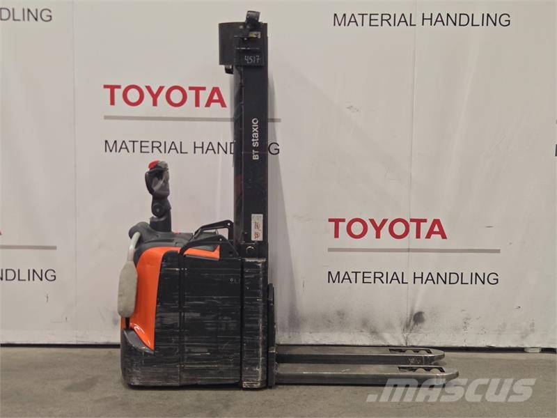 Toyota SPE140L Käsikäyttöiset pinoamisvaunut