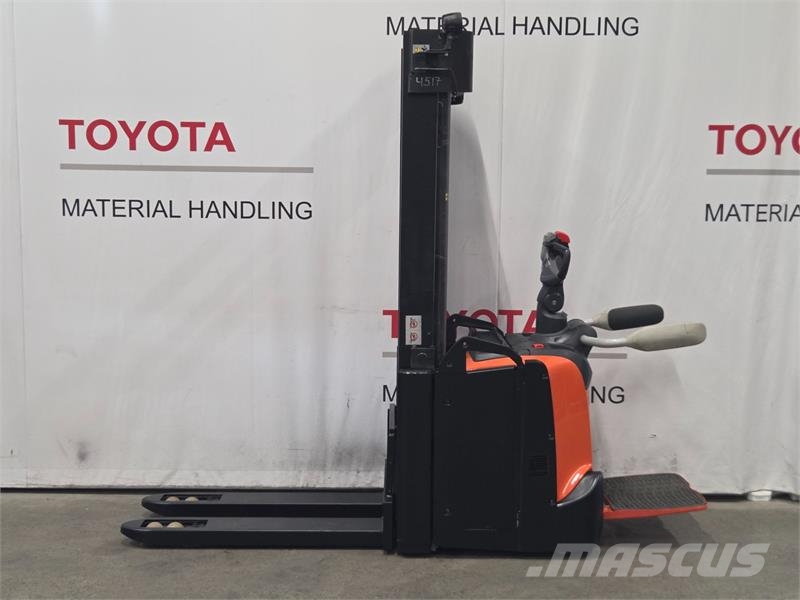 Toyota SPE140L Apiladores manuales