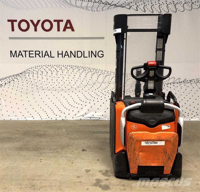 Toyota SPE160L Deichselstapler