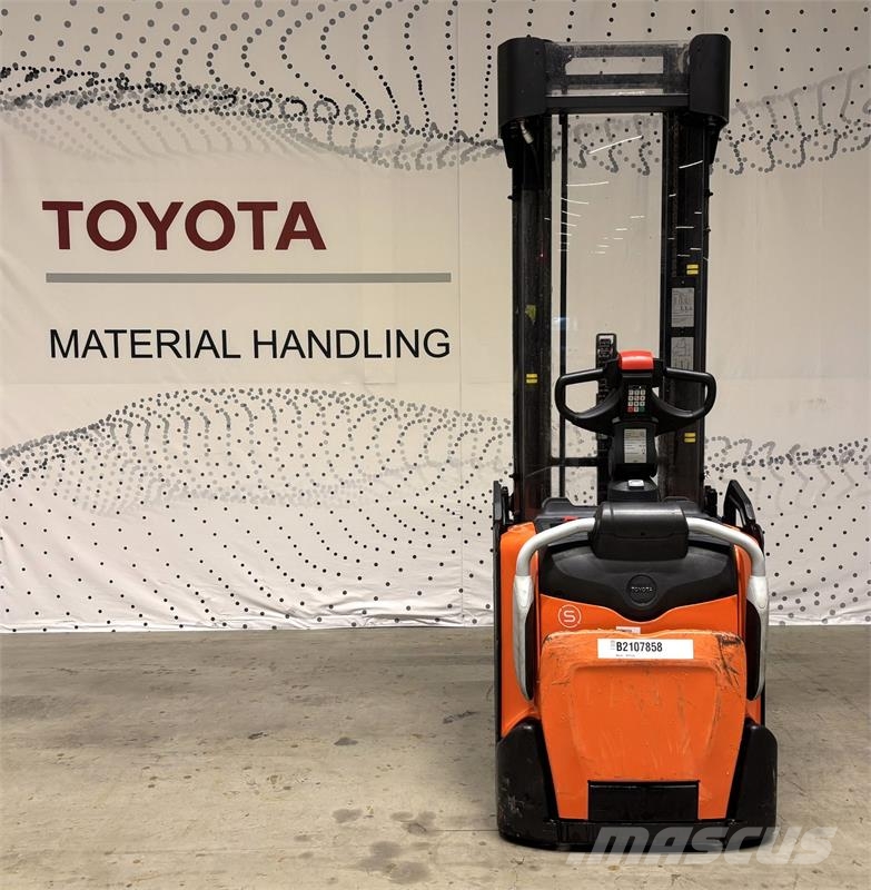 Toyota SPE160L Transpallet uomo a terra