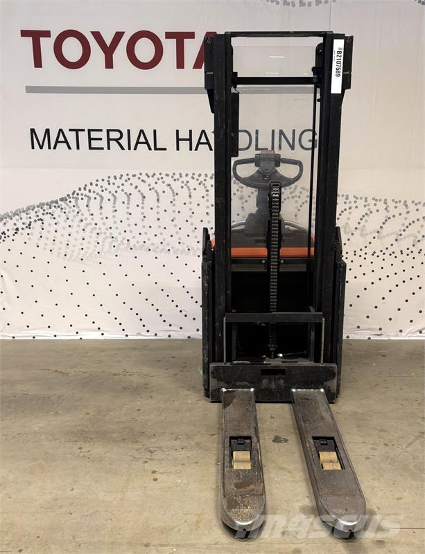 Toyota SPE160L Deichselstapler
