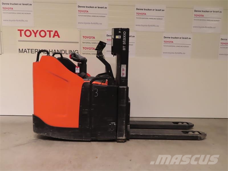 Toyota SPE200D Platform stackers