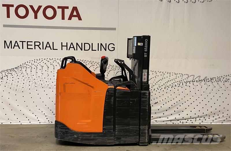 Toyota SPE200D Ledetrucker