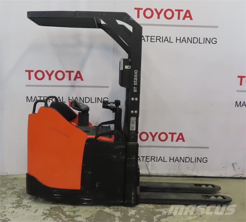 Toyota SPE200D Porta-paletes manuais
