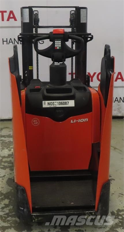 Toyota SPE200DN Platform stackers