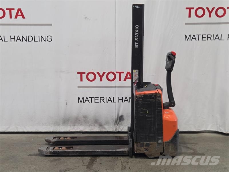 Toyota SWE080L Παλετοφόρα πεζού χειριστή με ιστό