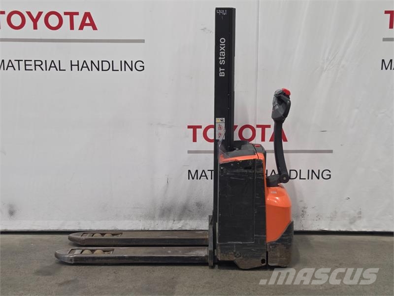 Toyota SWE080L Παλετοφόρα πεζού χειριστή με ιστό