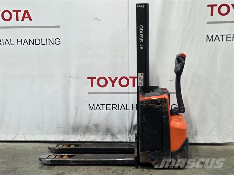 Toyota SWE080L Παλετοφόρα πεζού χειριστή με ιστό