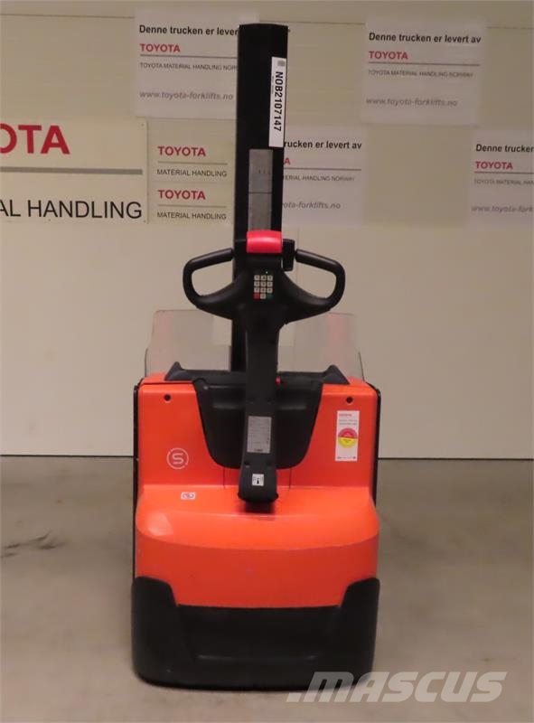 Toyota SWE080L Ručni električni viljuškar