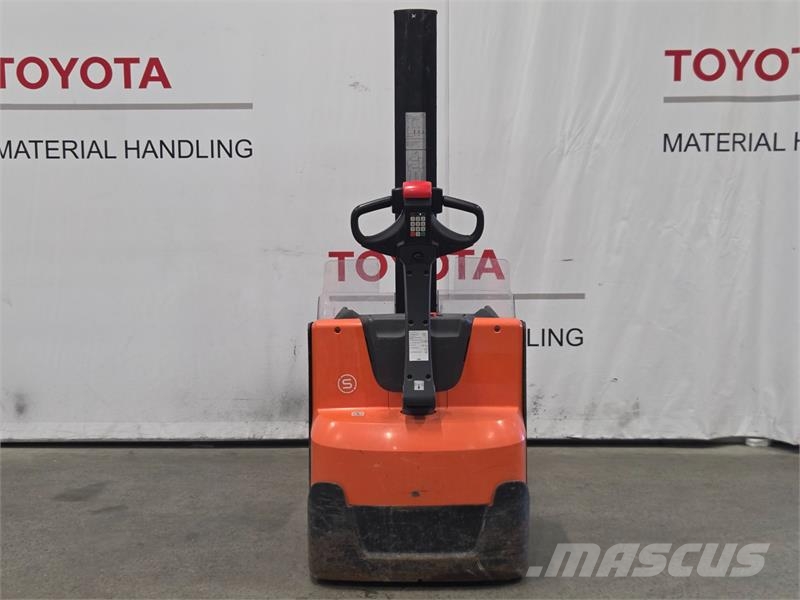 Toyota SWE080L Παλετοφόρα πεζού χειριστή με ιστό