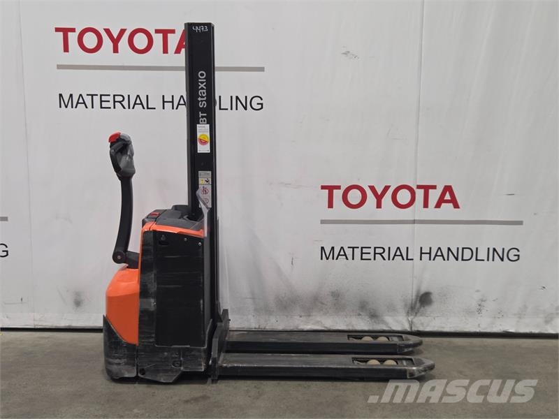 Toyota SWE080L Παλετοφόρα πεζού χειριστή με ιστό