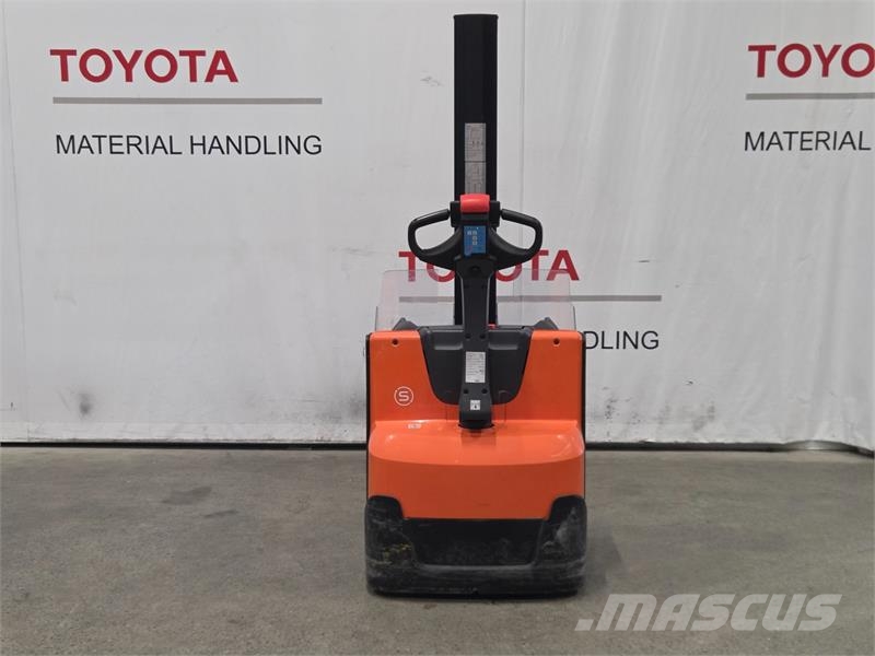 Toyota SWE080L Παλετοφόρα πεζού χειριστή με ιστό