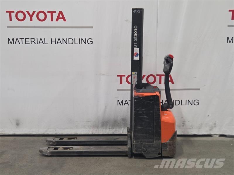 Toyota SWE080L 手推堆垛车