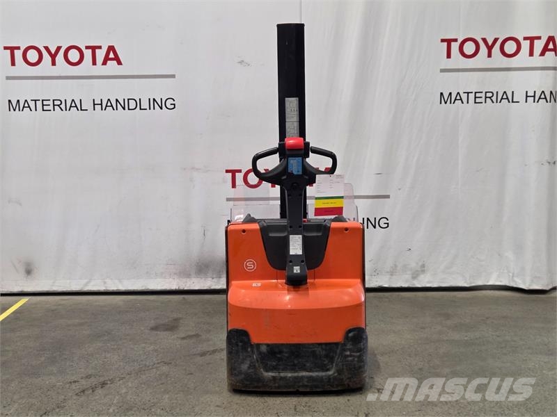 Toyota SWE080L Παλετοφόρα πεζού χειριστή με ιστό