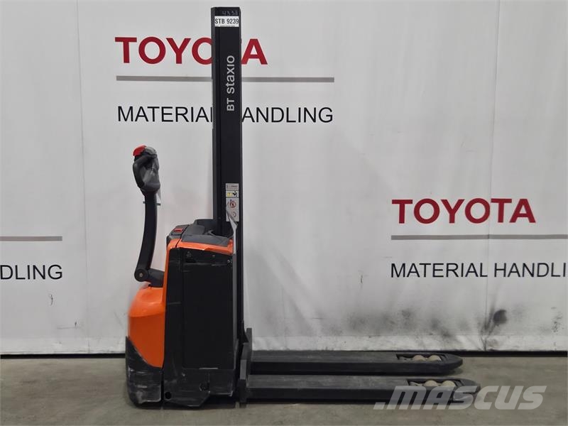 Toyota SWE080L Yaya kumandali istif makinasi