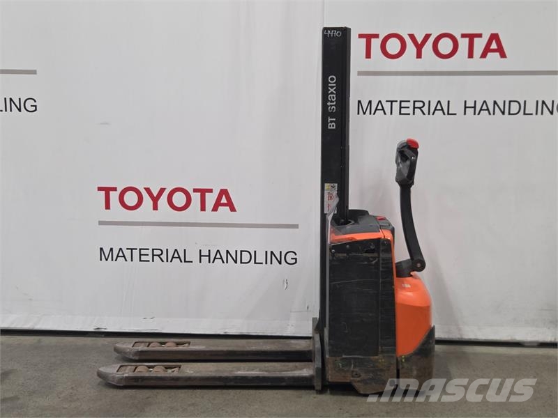 Toyota SWE080L Παλετοφόρα πεζού χειριστή με ιστό
