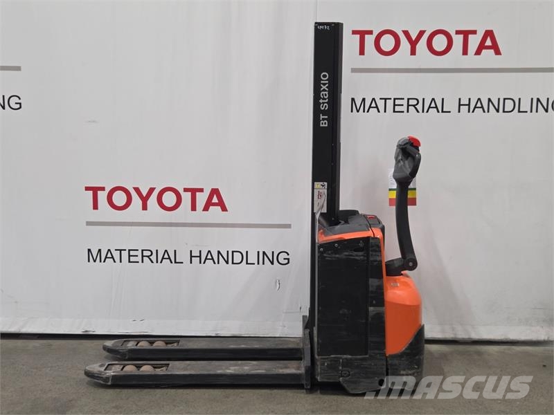 Toyota SWE080L Παλετοφόρα πεζού χειριστή με ιστό