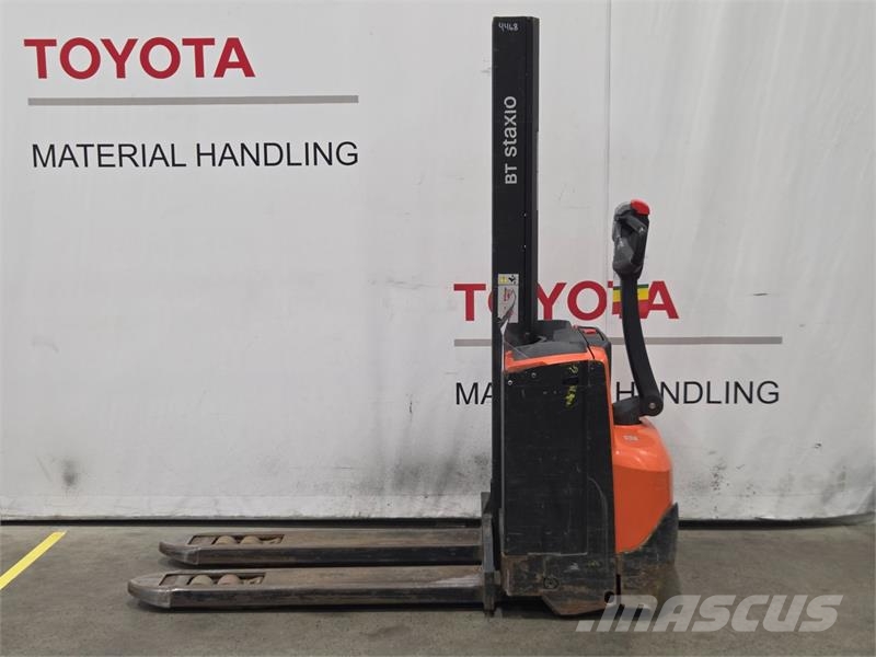 Toyota SWE080L Παλετοφόρα πεζού χειριστή με ιστό