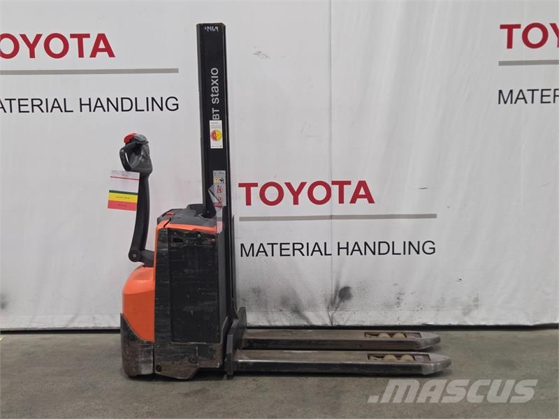 Toyota SWE080L Παλετοφόρα πεζού χειριστή με ιστό