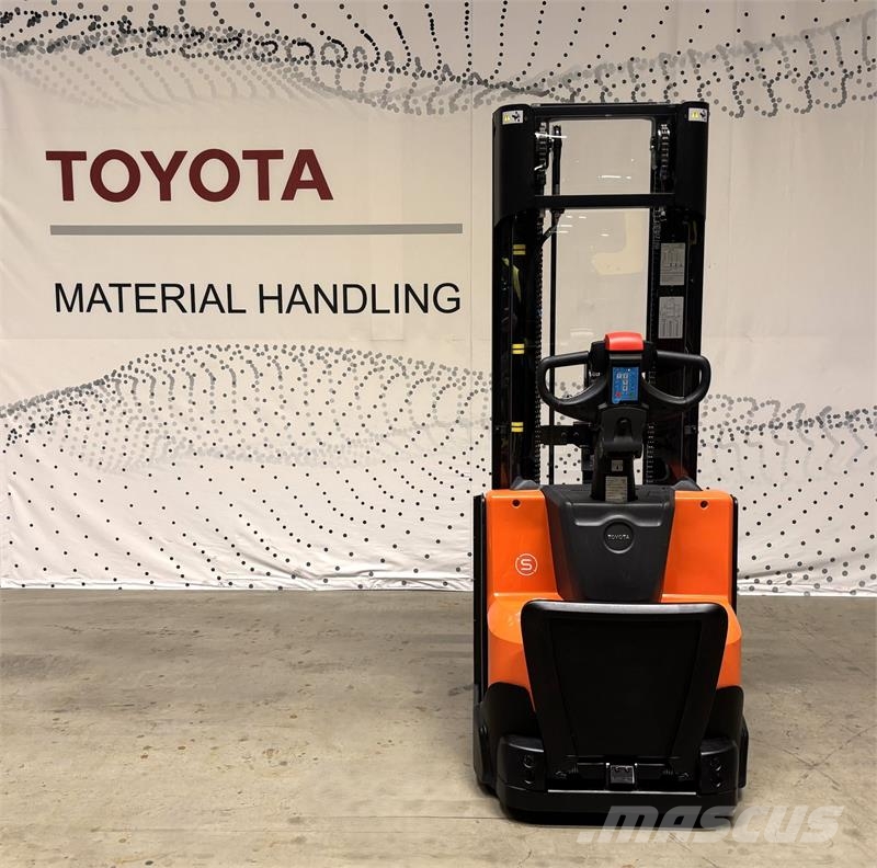 Toyota SWE120L Apiladores eléctricos