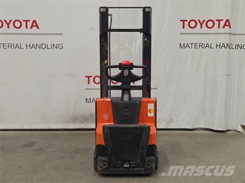 Toyota SWE120L Staplare-led