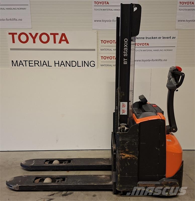 Toyota SWE120L Palešu krautņotāji