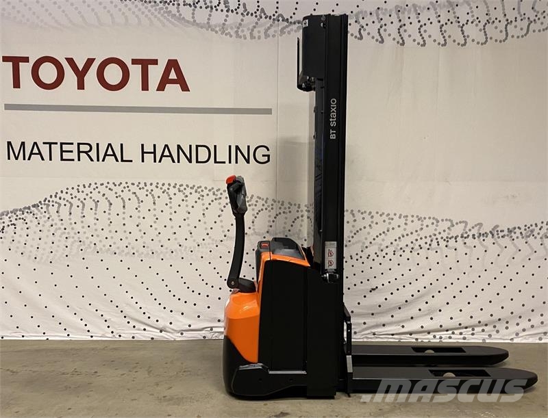 Toyota SWE140 Stapelaar meeloop