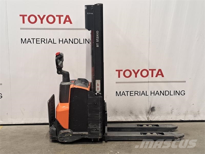 Toyota SWE140L Ручные штабелёры с электроподъёмом