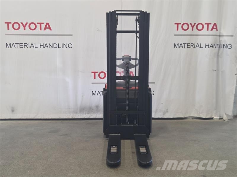 Toyota SWE140L Deichselstapler