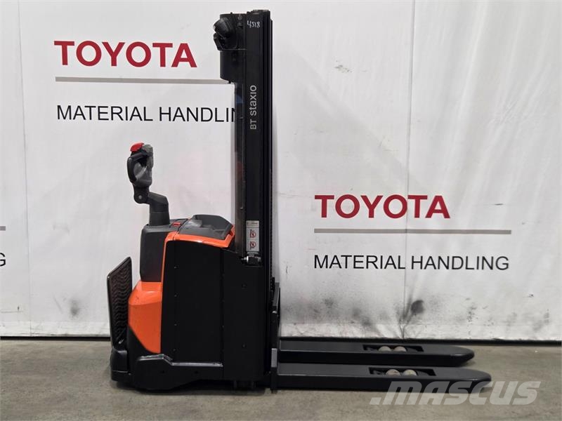 Toyota SWE140L Käyden ajettavat pinoamistrukit