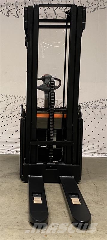 Toyota SWE160L Deichselstapler