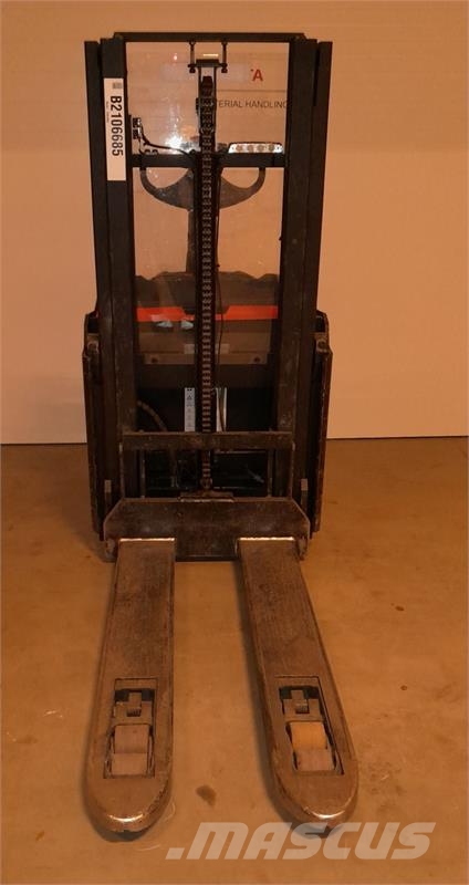 Toyota SWE200D Deichselstapler