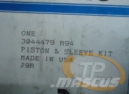 CASE IHC 3044479R94 Liner Kit BD154 Dzinēji