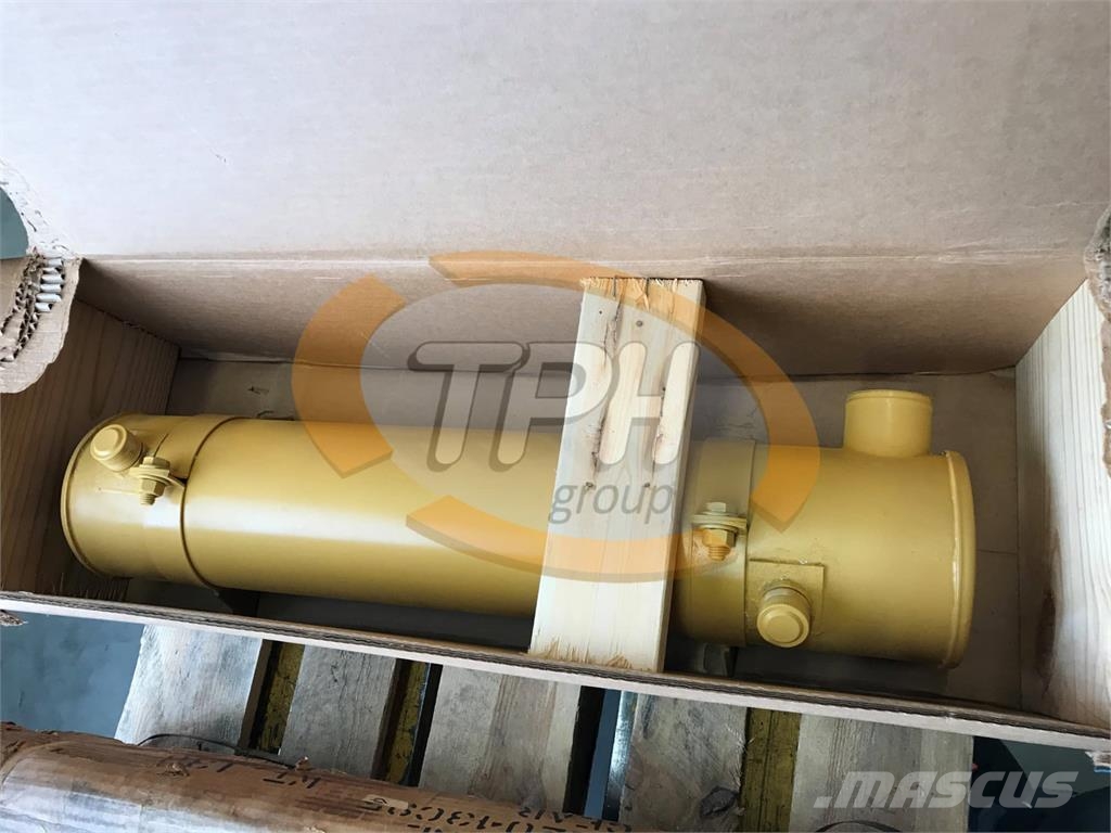 Komatsu 1105534C2 Ölkühler IHC Dresser 530 530A II Muud osad