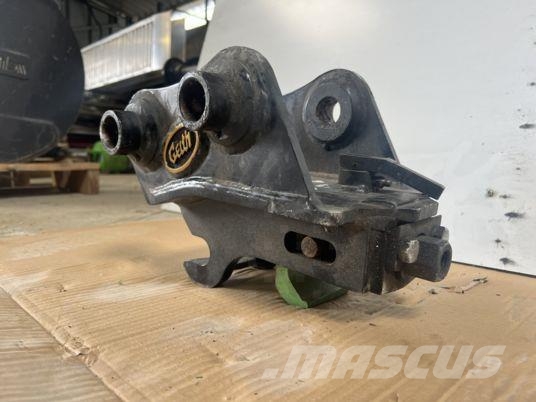 Attache rapide pour mini pelle de 0.8T à 2T5 기타 부품