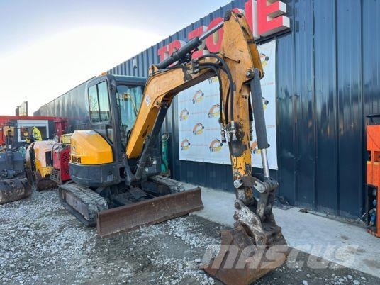 Bobcat E35 à 22 500 € HT Мини екскаватори < 7 т