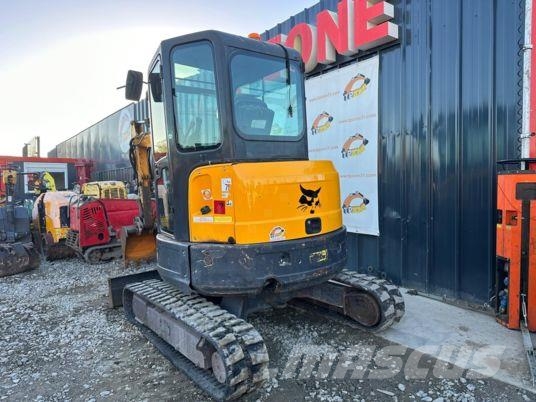 Bobcat E35 à 22 500 € HT Мини екскаватори < 7 т