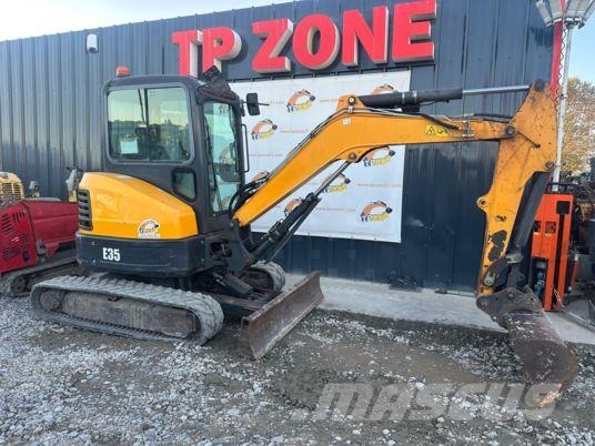 Bobcat E35 à 23 500 € HT Мини екскаватори < 7 т