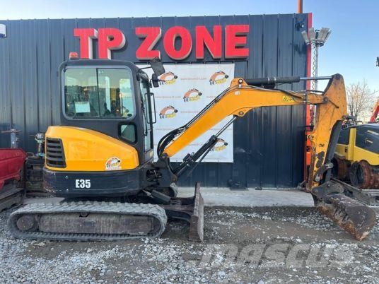 Bobcat E35 à 23 500 € HT Мини екскаватори < 7 т