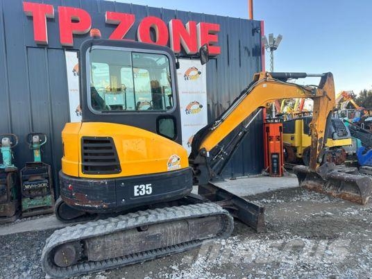 Bobcat E35 à 23 500 € HT Мини екскаватори < 7 т