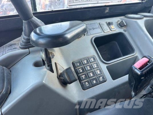 Bobcat E35 Cabine à 23500 € HT Mini ekskavatörler, 7 tona dek