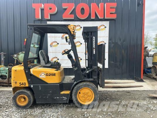 Doosan G25E à 10500 € HT Gradbeništvo - drugo