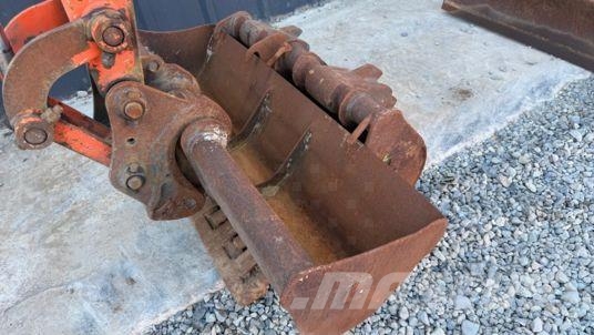 Hitachi ZX26U-5A CR Cabine à 22 500 € HT حفارات صغيرة أقل من 7 طن (حفارات صغيرة)