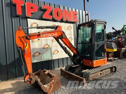 Hitachi ZX26U-5A CR Cabine à 22 900 € HT Miniexcavadoras